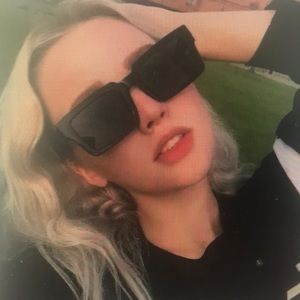 Meet your Posher, Deanna